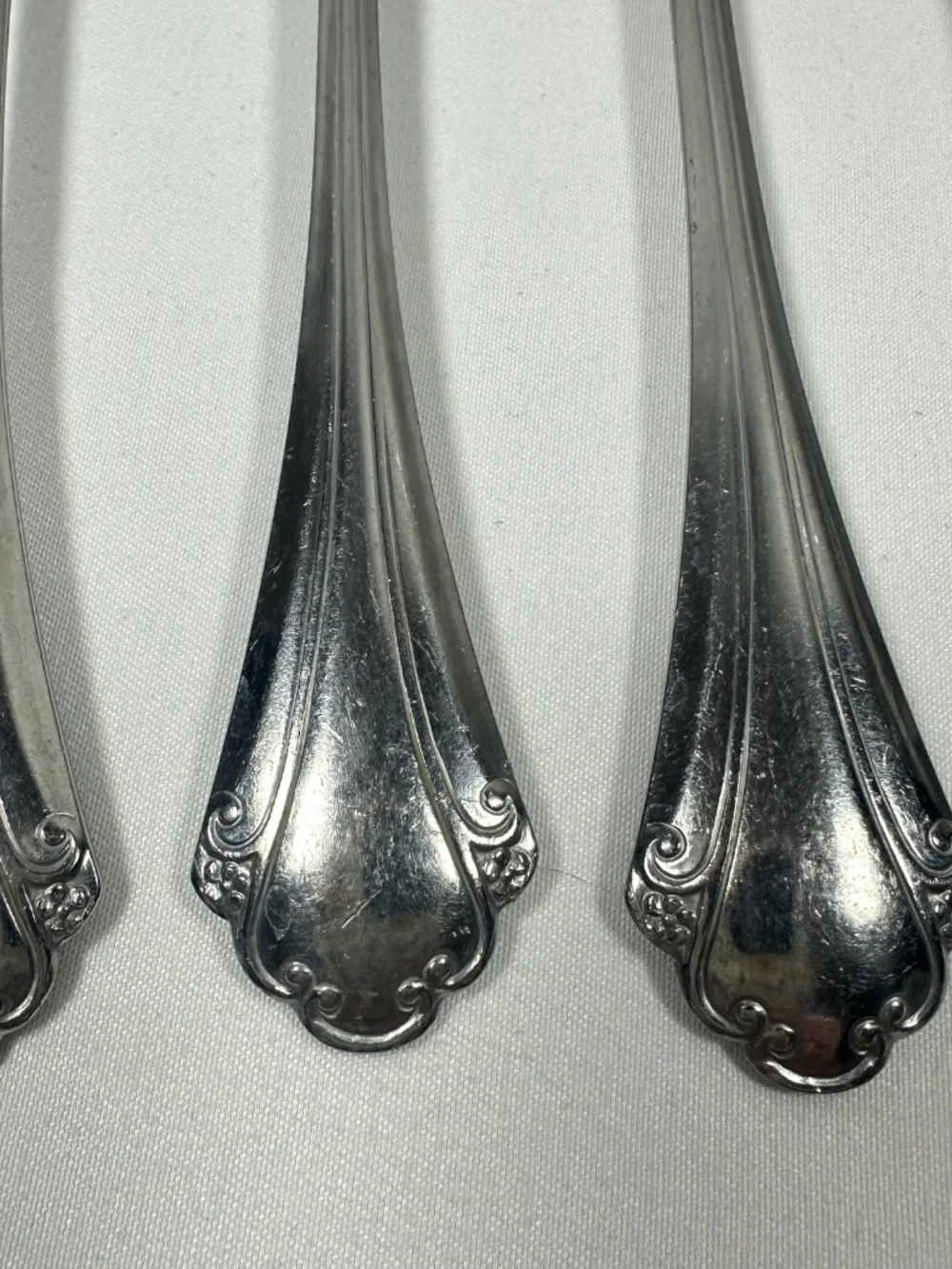 7 Piece Vintage Oneida 1881 Rogers Repose Bittersweet Pattern Stainless Flatware